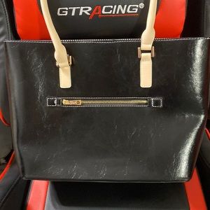 JM Collection black purse, great condition,